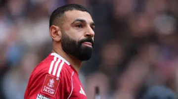 “خنجر في ظهر سلوت”.. كيف يسكب صلاح الزيت على نيران ليفربول المشتعلة!